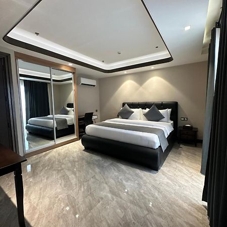 One Euphoria Luxe Hotel Angeles Exteriör bild