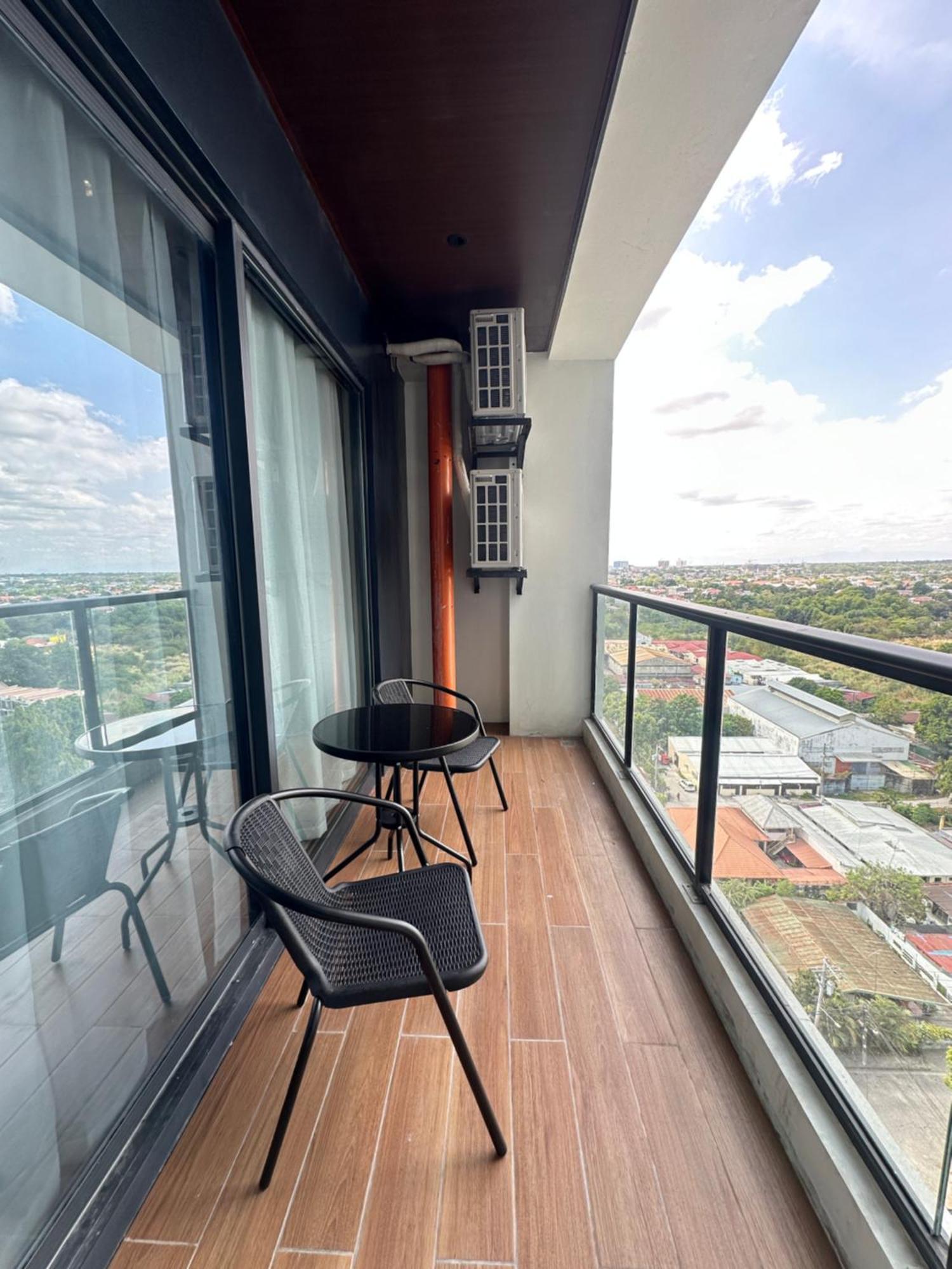 One Euphoria Luxe Hotel Angeles Exteriör bild